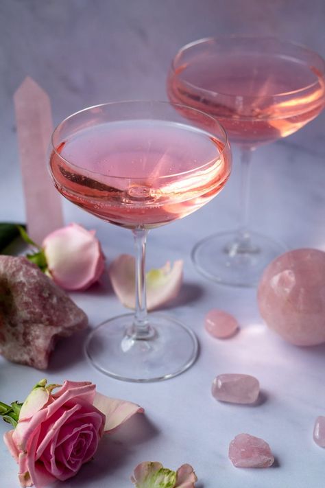 Gin Rose Cocktail, Rose Gin Cocktail Recipe, Rose Vodka Cocktail, Fairy Cocktails, Rose Gin Cocktail, 2023 Cocktails, Glamour Witchcraft, Fairycore Birthday, Cottagecore Cocktail