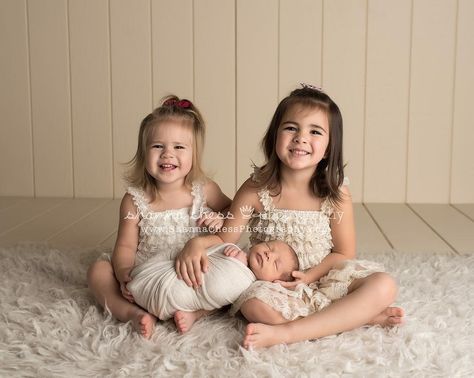 These two were are sweetest big sisters to little brother Dane! They were wonderful!  #eugeneor #eugeneoregon #eugenephotography #eugenechildphotography #eugene #childphotographer #eugeneoregonphotographer #childphotography #oregonkid #eugenekid #springfieldor #springfieldoregon #springfieldoregonphotography #oregon #oregonphotographer #oregonphotography #shannachessphotography #eugenephotographer Newborn Sister And Big Brother Pictures, Newborn And Big Sister Photography, Newborn Photography Big Sister, Pregnant Sibling Photo, Newborn With Siblings Photography Big Brothers, Sibling Photography Newborn, New Baby Pictures, Baby Boy Newborn Pictures, Baby Boy Newborn Photography