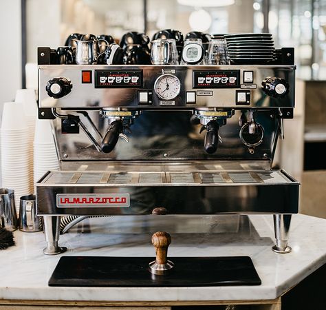 Coffee Machine Cafe, Italian Espresso Machine, Commercial Espresso Machine, Home Espresso Machine, Coffee Van, Commercial Coffee Machines, Coffee Industry, La Marzocco, Coffee Shops Interior