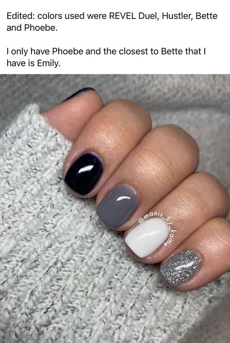 Beautiful Dip Nails, Short Black Nails With Accent Nail, New Years Gel Nails Ideas Short, Finger Nail Designs For Winter, Super Short Gel Nails Winter, Sns Dipping Powder Nails Summer 2023, Date Night Nails Ideas, Cute Short Dip Nails, January Gel Nails Ideas