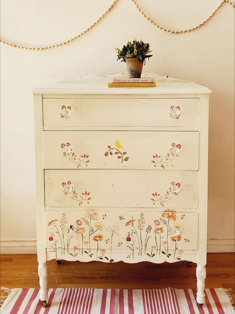 Refinished Dresser Diy, Hand Painted Dressers, Baby Dresser, Using Chalk Paint, Cute Furniture, Refinished Furniture, Casa Vintage, Colorful World, Diy Dresser