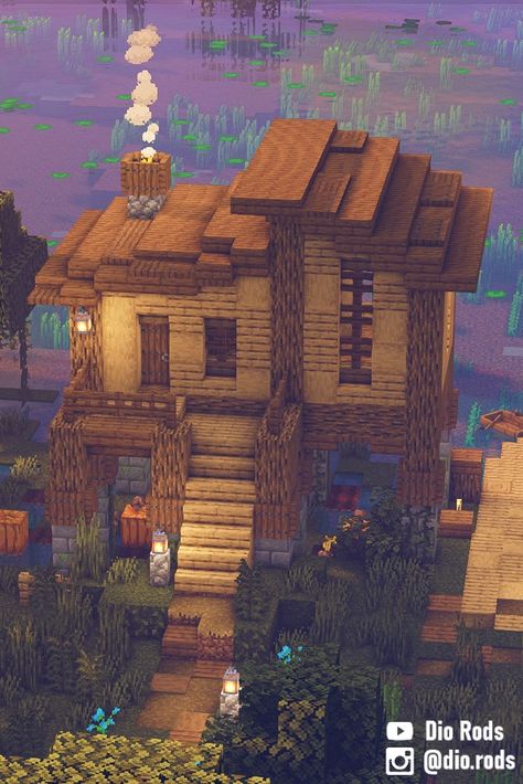 A Minecraft Starter House in the Swamp Biome. Oak Biome House Minecraft, Fisher Man House Minecraft, Minecraft Rundown House, Mangrove Starter House Minecraft, Minecraft Swamp Build Ideas, Minecraft Houses Swamp, Minecraft Slanted Roof, Minecraft Biome Houses, Minecraft Swamp House Ideas