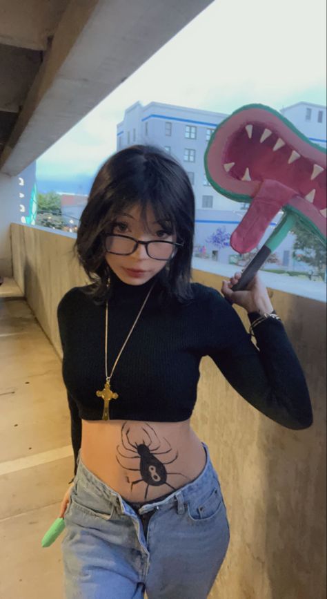 anime shizuku hxh Tomboy Holloween Costume, Shizuku Vacuum Hxh, Halloween Costumes Anime Woman, Halloween Costumes Asian Characters, Fem Killua Cosplay, Cute Anime Halloween Costume, Shizuku Halloween Costume, Aesthetic Anime Cosplay, Easy To Cosplay Characters