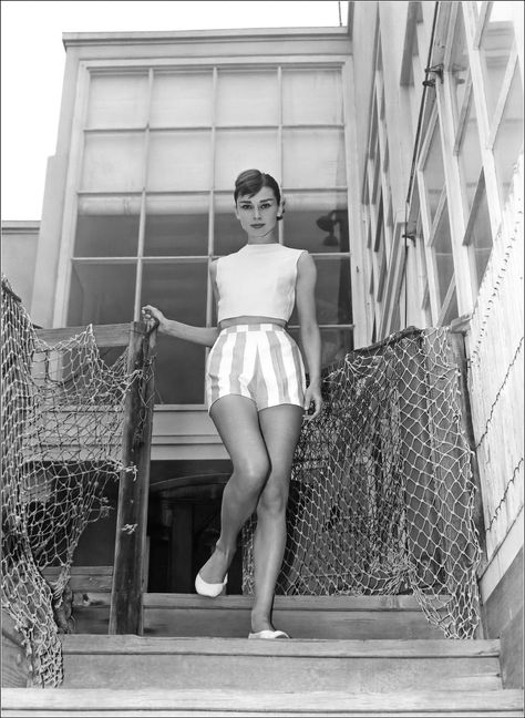 Audrey Hepburn on vacation at her rented beach house in Ma… | Flickr Audrey Hepburn Outfit, Illustration Model, Audrey Hepburn Photos, Audrey Hepburn Style, Decor Photography, Hepburn Style, Look Retro, Jaclyn Smith, British Actresses