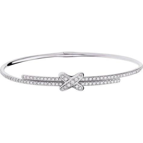 CHAUMET Premiers Liens 18ct white-gold bracelet ❤ liked on Polyvore featuring jewelry, bracelets, white gold jewellery, white gold bangle, chaumet jewelry, chaumet and white gold jewelry http://www.guilhem-joaillier.com Chaumet Bracelet, White Gold Jewellery, White Gold Bangle, White Gold Bracelet, Gold Bangle, White Gold Jewelry, Timeless Accessories, Gold Jewellery, Pave Diamonds