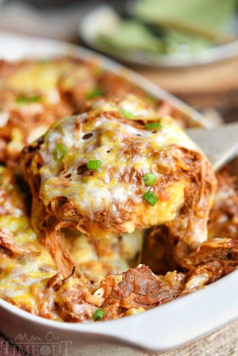 This crowd pleasing recipe is sure to be a hit at your next barbecue or picnic! This Loaded BBQ Pork Potato Casserole is so easy to make and crazy delicious. Comfort food at it's best! // Mom On Timeout #dinner #recipe #pork #potatoes #casserole #recipe #cheese Pulled Pork Casserole Recipes, Pork Potato Casserole, Leftover Pulled Pork Casserole, Leftover Bbq Pulled Pork, Recipe Using Pulled Pork, Leftover Pork Loin Recipes, Pulled Pork Leftover, Easy Dinner Casserole Recipes, Pork Leftover Recipes