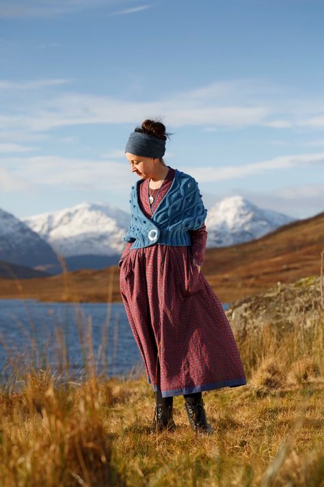 bobbles return – KDD & co Kate Davies Designs, Kate Davies, Kate Davis, West Highland Way, Half Cardigan, How To Purl Knit, West Highlands, Knit Fashion, Mode Inspiration