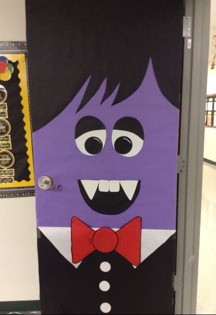 Halloween Classroom Door Decoration #halloweendoor #vampire #halloweendoordecoration #vampiredoor Vampire Door Decorations, Halloween Cafe, Puerta Halloween, Halloween Door Decorations Classroom, Halloween Bricolage, Diy Halloween Door Decorations, Monster Door, Halloween Classroom Door, Halloween Diy Door