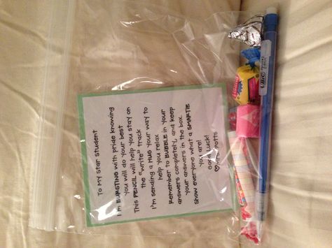 Standardized test goody bag... maybe next year since I missed it this year. Testing Treat Bags For Students, Staar Test Goodie Bags, Testing Treats For Students, Staar Test Motivation, Test Prep Motivation, Test Motivation, State Testing Encouragement, Testing Treats, Goodie Bag Ideas