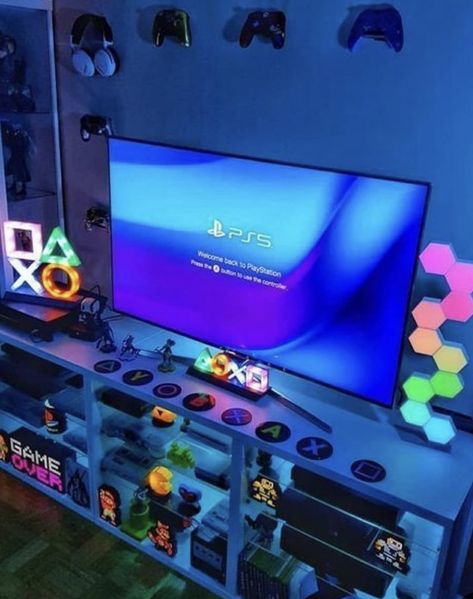 Small Game Room Design, Gamers Aesthetic, Small Gaming Room Ideas, Playstation Room, Gamer Room Design, Gaming Room Ideas, Video Game Room Decor, Gaming Aesthetic, Gamer Bedroom