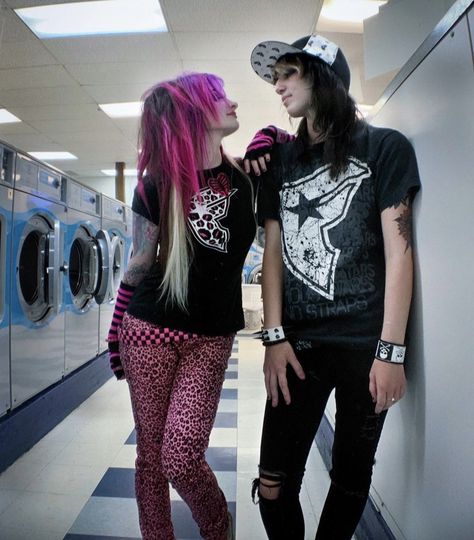 Scene Girl Fashion, Scene Emo Fashion, Emo People, Scene Goth, Scene Queens, Scene Outfits, Scene Girls, Scene Fashion, Scene Kids