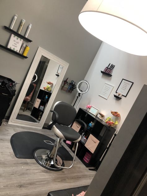 Mini Salon Room Ideas, Hair Room Decor Ideas, Hair Salon At Home Ideas, Hair Room At Home, In Home Salon Ideas Small Spaces, Hairstylist Room Ideas, Hair Room Ideas At Home, Mini Salon Ideas, Hair Room Ideas