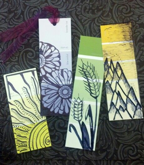 DIY bookmarks from paint swatches Paint Sample Bookmarks, Paint Swatch Bookmark, Journal Cutouts, Paint Samples Crafts, Scrapbooking Bookmarks, Paint Sample Cards, Paint Chip Crafts, Paint Chip Art, Chip Art