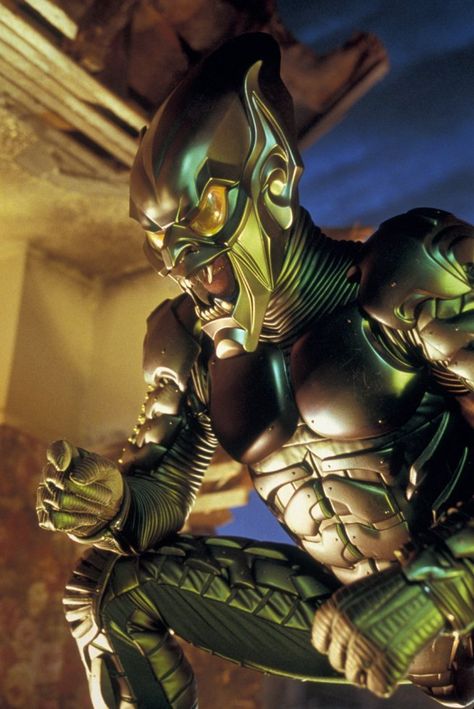 Spider-Man: Norman Osborn/Green Goblin. So cheesy compared to the one in TASM 2 Green Goblin Spiderman, Spiderman Sam Raimi, Spiderman 2002, Spider Man Trilogy, Willem Dafoe, Spiderman Movie, Septième Art, Marvel Villains, Green Goblin