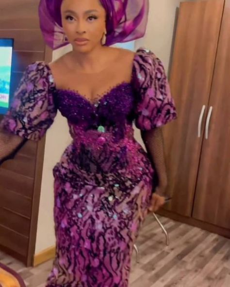 Latest Igbo Blouses For Wrapper, Ankara Agbada Styles For Women, Agbada Styles For Women, Blouses For Wrapper, Ankara Pencil Dress, Latest Lace Styles, Asoebi Lace, Traditional Nigerian Wedding, Simple Dress Styles