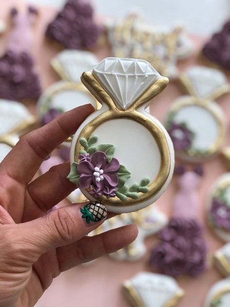 Wedding Ring Cookies, Ring Cookies, Wedding Cookies Decorated, Wedding Shower Cookies, Engagement Party Planning, Engagement Cookies, Bridal Cookies, Wedding Cake Cookies, Bridal Shower Cookies