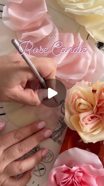 Rose Petal Candle, Diy Candles With Flowers, Flower Candles, Candle Flower, How To Make Rose, Wax Flowers, Garden Rose, Rose Candle, Flower Candle