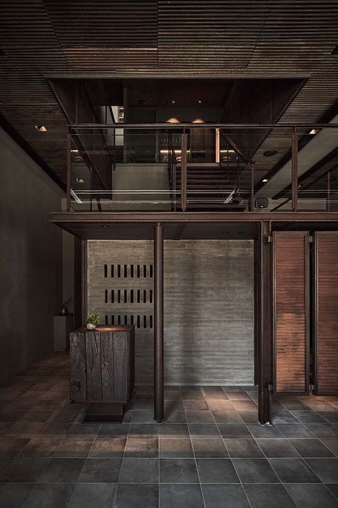 Banbo Taipei Restaurant by Radius Interior Design Studio Wabi Sabi Bar, Taipei Restaurant, Teppanyaki Restaurants, Industrial Cafe, Western Kitchen, Japanese Interior Design, Dining Restaurant, Street House, Japanese Interior