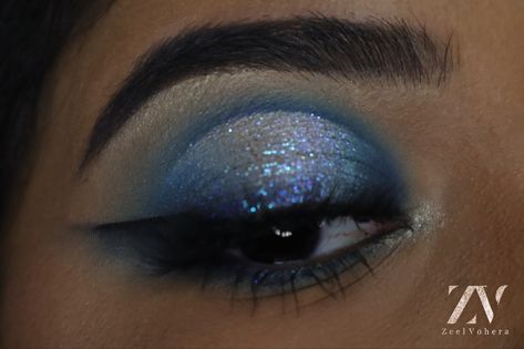 Navy Blue Homecoming Makeup, Makeup Ideas Blue Eyeshadow, Sliver Makeup, Blue Prom Makeup, Navy Eye Makeup, Blue Spotlight, Sweet 16 Makeup, Halo Eyeshadow, Halo Eye Makeup