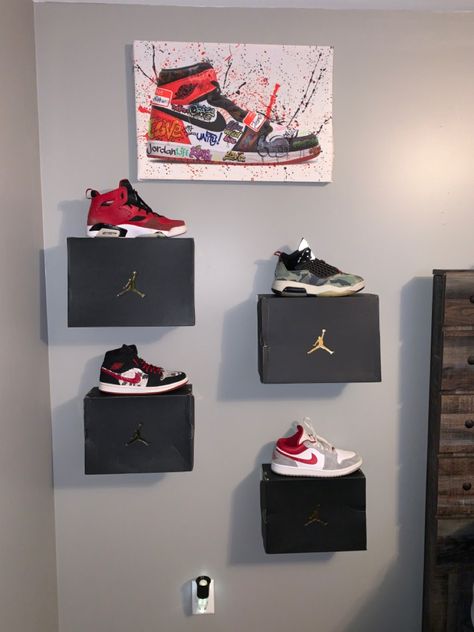 Shoe Boxes On Wall, Girls Bedroom Grey, Jordan Wall, Small Room Makeover, Sneakerhead Room, Basketball Room, Girl Apartment Decor, Teenage Boy Room, Shoe Room