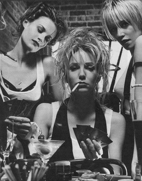 Heather Locklear Smoking Courtney Thorne Smith, Josie Bissett, Daphne Zuniga, Laura Leighton, Mark Seliger, Katarina Witt, Interesting Characters, Rolling Stone Magazine, 90s Glam