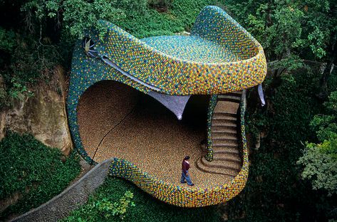 Just outside downtown Mexico City, stay in an Airbnb literally built for a god. Snake House, Downtown Mexico City, Pool Floaties, Eco Buildings, Unusual Buildings, Frank Gehry, Ancient Myths, Sopot, Residential Apartments