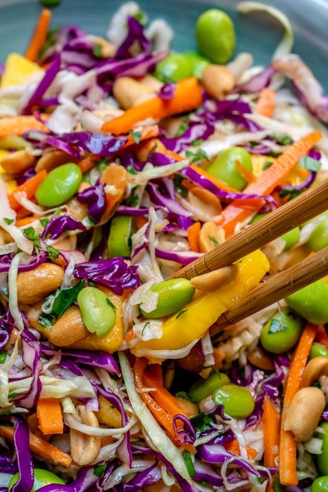 Moroccan Carrot, Moroccan Carrot Salad, Asian Chopped Salad, Chopped Salad Recipes, Beautiful Salad, Crunchy Salad, Asian Salad, Vegetarian Cabbage, Clean Food Crush