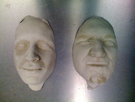 Garden Art Sculptures Cement, Paris Crafts, Paper Mache Mask, Making Paper Mache, Diy Plaster, Plaster Crafts, Face Mold, Plaster Molds, Plaster Art