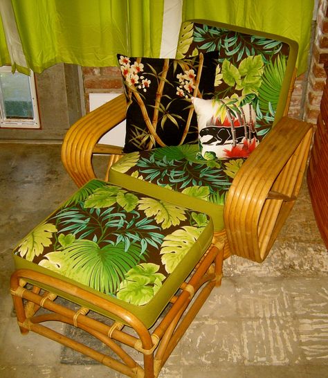 Tiki House, Vintage Rattan Furniture, Diy Furniture Upholstery, Home Things, Tiki Decor, Tiki Bar Decor, Tiki Lounge, Enchanted Tiki Room, Tiki Art