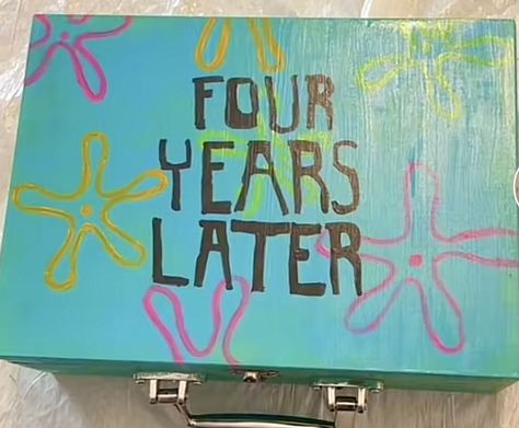 Memorie Box Painting Ideas, Freshman Box Ideas Painted, Senior Box Ideas 2025 Disney, Freshmen Year Memory Box Ideas, Freshman Boxes, High School Memory Box Ideas Diy, Senior Boxes 2025, Memory Box Ideas Diy Paint, Freshman Memory Box Ideas