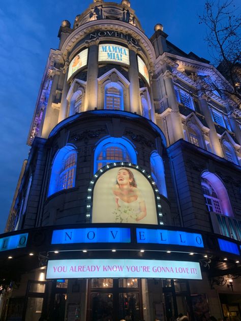 Mamma Mia The Musical, London Pictures Ideas, Mamma Mia Musical, Mamma Mia Aesthetic, London Must See, Musical Aesthetic, Mia Aesthetic, Theatre Aesthetic, Musical London