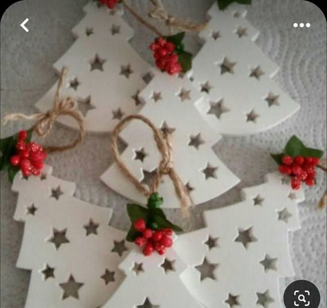 Clay Christmas Decorations, Ceramic Christmas Decorations, Christmas Tree Star, Christmas Clay, Polymer Clay Christmas, Clay Ornaments, Christmas Ornament Crafts, Diy Clay Crafts, Ornament Crafts