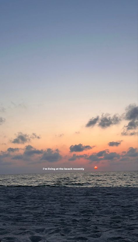 Random Click Caption, Sunset And Sea Caption, Random Clicks Caption, Beach Post Captions, Quotes Insta Story, Beach Aesthetic Quotes, Beach Quotes Instagram, Caption For Sunset, Sea Captions