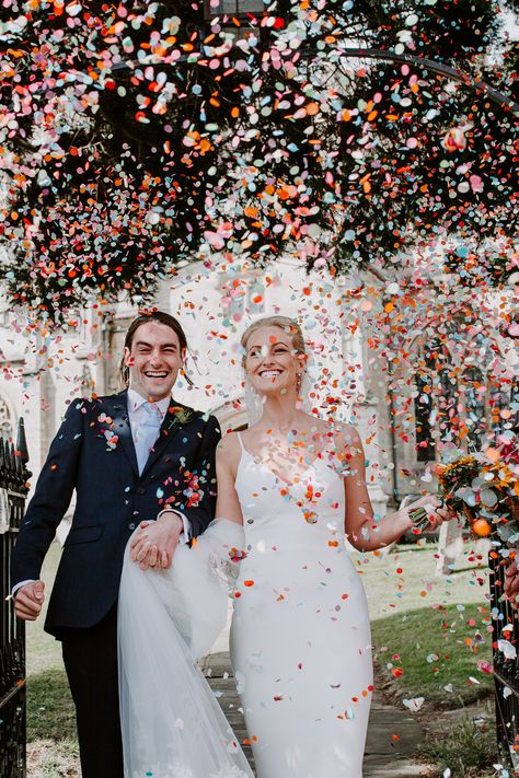 Multiple Color Wedding, Colourful Confetti Wedding, Bright Wedding Inspiration, Colorful Urban Wedding, Confetti Shots Wedding Photography, Colorful Confetti Wedding, Flower Confetti Wedding Pictures, Floral Confetti Wedding, Confetti Toss Wedding