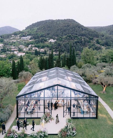 Glass Wedding Venues Receptions, Wedding Venues Floor Plans, Greenhouse Garden Wedding, Glass Building Wedding Reception, Glass Gazebo Wedding, Glass Wedding Tent, Air B N B Wedding, Garden House Wedding, Glass Venue Wedding