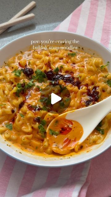 Carbonara Ramen Samyang Recipe, Recipe For Ramen Noodles, Buldak Noodles Carbonara, Ramen Noodle Recipes Buldak, Korean Carbonara Noodles, Spicy Creamy Ramen Noodle Recipes, Carbonara Ramen Recipe, Carbonara Noodles Samyang, Spicy Noodles Buldak