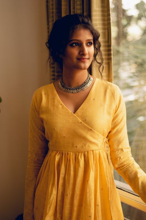 #haldi #haldioutfit Yellow Kurti Design For Haldi, Yellow Haldi Outfit, Yellow Kurti, Haldi Outfits, Haldi Outfit, Choli Dress, Fashionable Saree Blouse Designs, Glamorous Outfits, Simple Kurta Designs