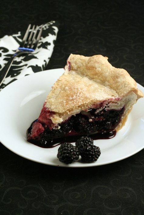 Raspberry Pie Filling Recipes, Black Raspberry Cobbler, Blackberry Custard, Black Raspberry Recipes, Black Raspberry Pie, Raspberry Pie Recipe, Raspberry Cobbler, Raspberry Pie Filling, Black Raspberries