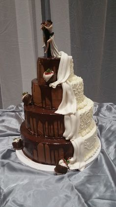 events Different Wedding Cakes, Funny Wedding Cakes, Dream Wedding Cake, Chocolate Wedding Cake, Cool Wedding Cakes, Crazy Cakes, Cool Wedding, Funny Wedding, Future Wedding Plans