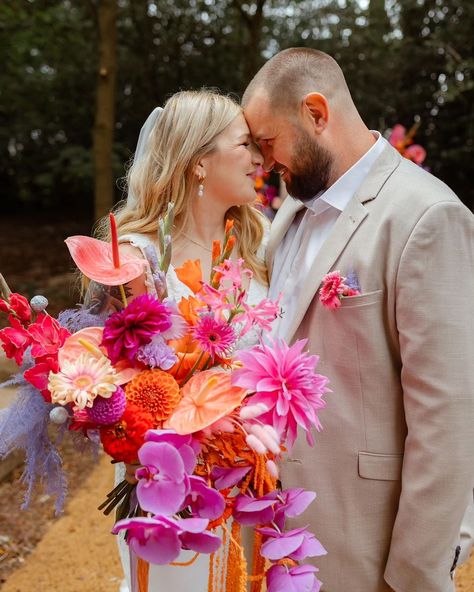 A 🍑 JUICY 🍑 Bridal bouquet Ft. HUGE Dahlias from my favourite grower @belbroughtonblooms31 🌸 📸 @louwhitephotography… | Instagram Plinths Wedding Ceremony, Disco Flowers Wedding, Disco Wedding Bouquet, Disco Ball Wedding Bouquet, Florida Wedding Bouquet, Bridal Bouquet Inspiration, Bridal Bouquet Alternatives, Bright Wedding Florals, Vegas Wedding Bouquet