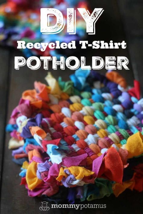 T Shirt Recycle, Potholder Diy, Recycler Diy, Tee Shirt Crafts, Sweater Crafts, Whimsical Crafts, Potholder Loom, Recycling Ideas, Upcycle Shirt