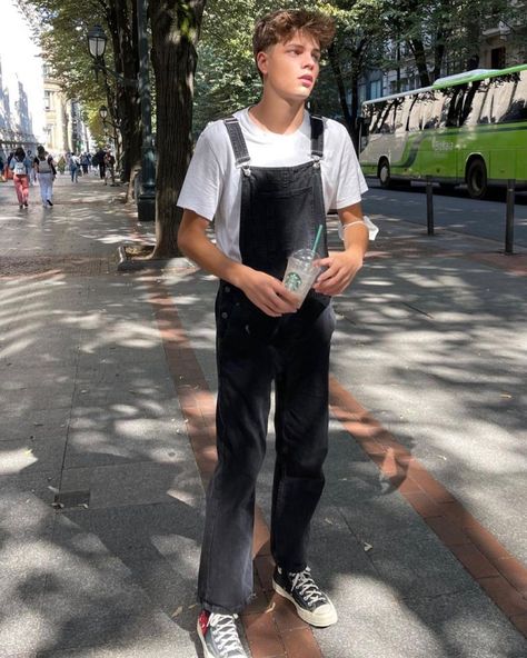 Guys In Overalls, Styling Overalls, Overalls Outfit Summer, Boys In Overalls, Overalls Men Fashion, Coverall Men, Men In Overalls, Boy Overalls, Overalls Outfits