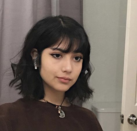 Short Hair With Bangs Highlights, Short Layered Haircuts Square Face, Above Shoulder Length Hair Thick Hair, Short Hair Women With Bangs, Shoulder Length Hair And Bangs, Cute Haircuts For Short Hair With Bangs, Face Claim Short Hair, Super Wispy Bangs Short Hair, Short Haircuts Aesthetic With Bangs