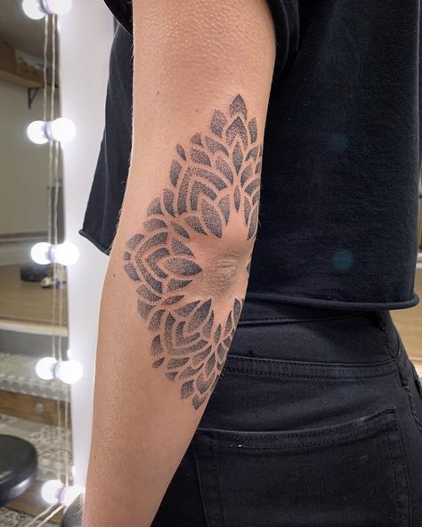 Lovely elbow piece for lovely @emmmaw94 today 💕 #mandala #mandalatattoo #dotwork #dotworktattoo #elbowtattoo #swelbow #dotworkmandala… Black Elbow Tattoo, Womens Elbow Tattoo, Mandala Elbow Tattoo Women, Mandala Tattoo Elbow, Mandala Dotwork Tattoo Design, Outer Elbow Tattoo, Mandala Elbow Tattoo, Elbow Mandala Tattoo, Mandala Elbow