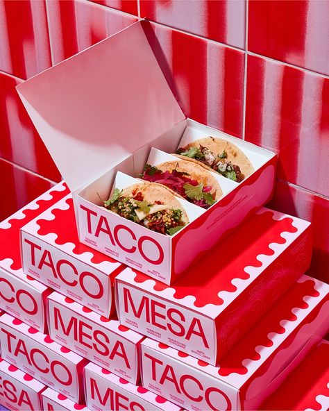 Taco Mesa - Fonts In Use Simple Food Packaging, Fast Food Packaging, Mexican Graphic Design, Restaurant Vintage, Taco Restaurant, Caviar D'aubergine, Taco Shop, Food Branding, Simple Food