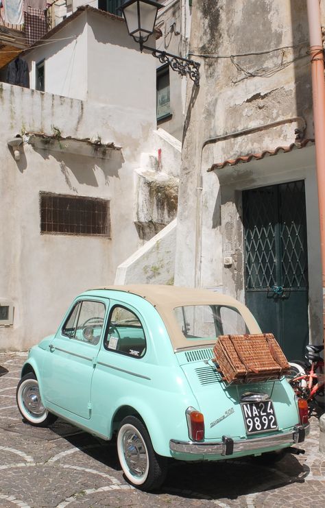 European Picnic, Cube Car, Fiat 500 Vintage, Travel Camper, Retro Caravan, Veteran Car, Tiny Cars, Fiat 600, Steyr