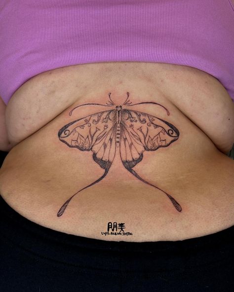 Moth flash turned tramp stamp for Margot 🦋🦋🦋 Thank you for adopting this piece 😻🫶🏼 . . #mothtattoo Stamp Tattoo, Moth Tattoo, Tattoo Artists, Moth, Tatting, Flash, Stamp, Turn Ons, Tattoos