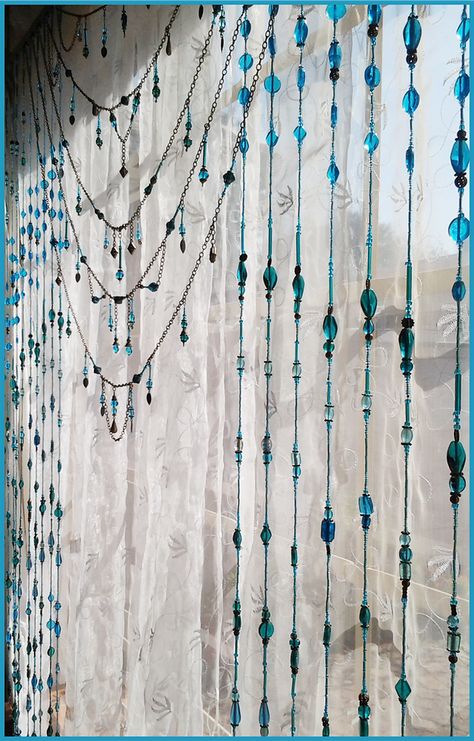 Beaded Curtains Diy, Curtains For Windows, Beaded Door Curtains, Open Living Room Design, Crystal Curtains, Wire Jewelry Patterns, Beaded Curtain, Diy Crafts Love, Flower Curtain