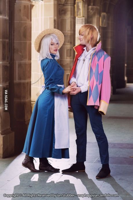 Howl And Sophie Halloween Costume, Howl Sophie Cosplay, Howl And Sophie Costume, Cosplay Duo Ideas Anime, Howl And Sophie Cosplay, Cosplay Duo Ideas, How's Moving Castle, Matching Cosplays, Howls Moving Castle Cosplay