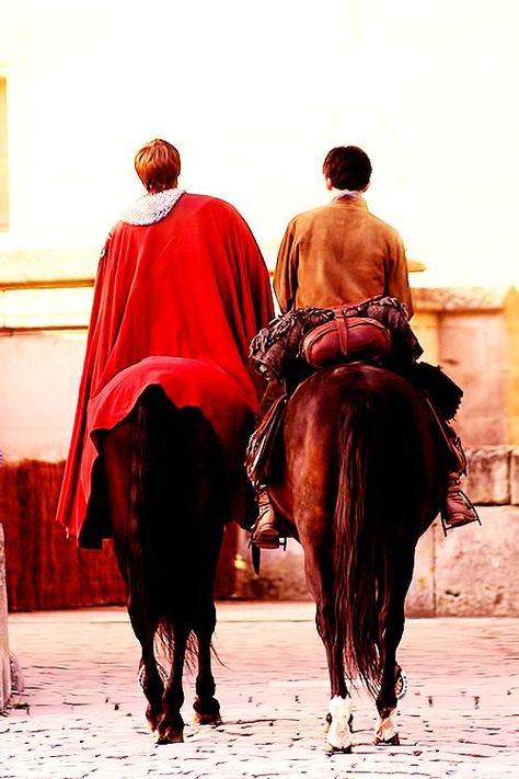 Merlin Show, Merlin Colin Morgan, Merlin Series, Merlin Bbc, Merlin Fandom, Merlin Cast, Roi Arthur, Arthurian Legend, Merlin And Arthur